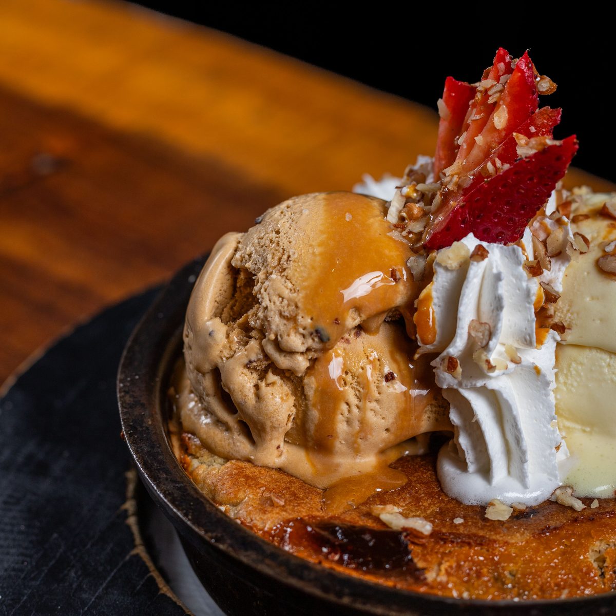 Postre de la Casa by Xoco Cookie
