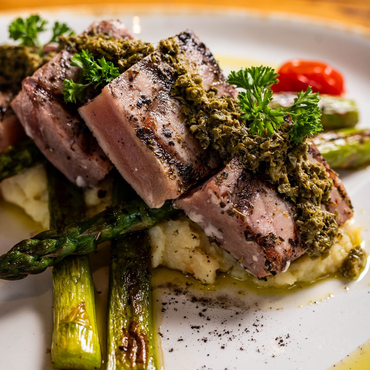 Steak de Atún Alcaparrado